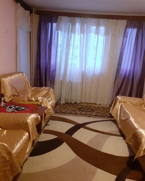 Baba Novac, Park Lake Mall, intrarea Reconstructiei