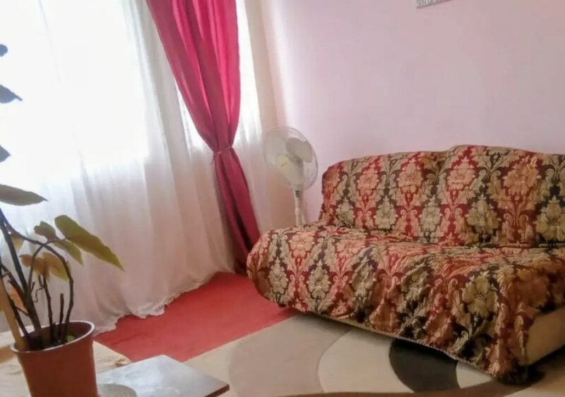 Baba Novac, Park Lake Mall, intrarea Reconstructiei